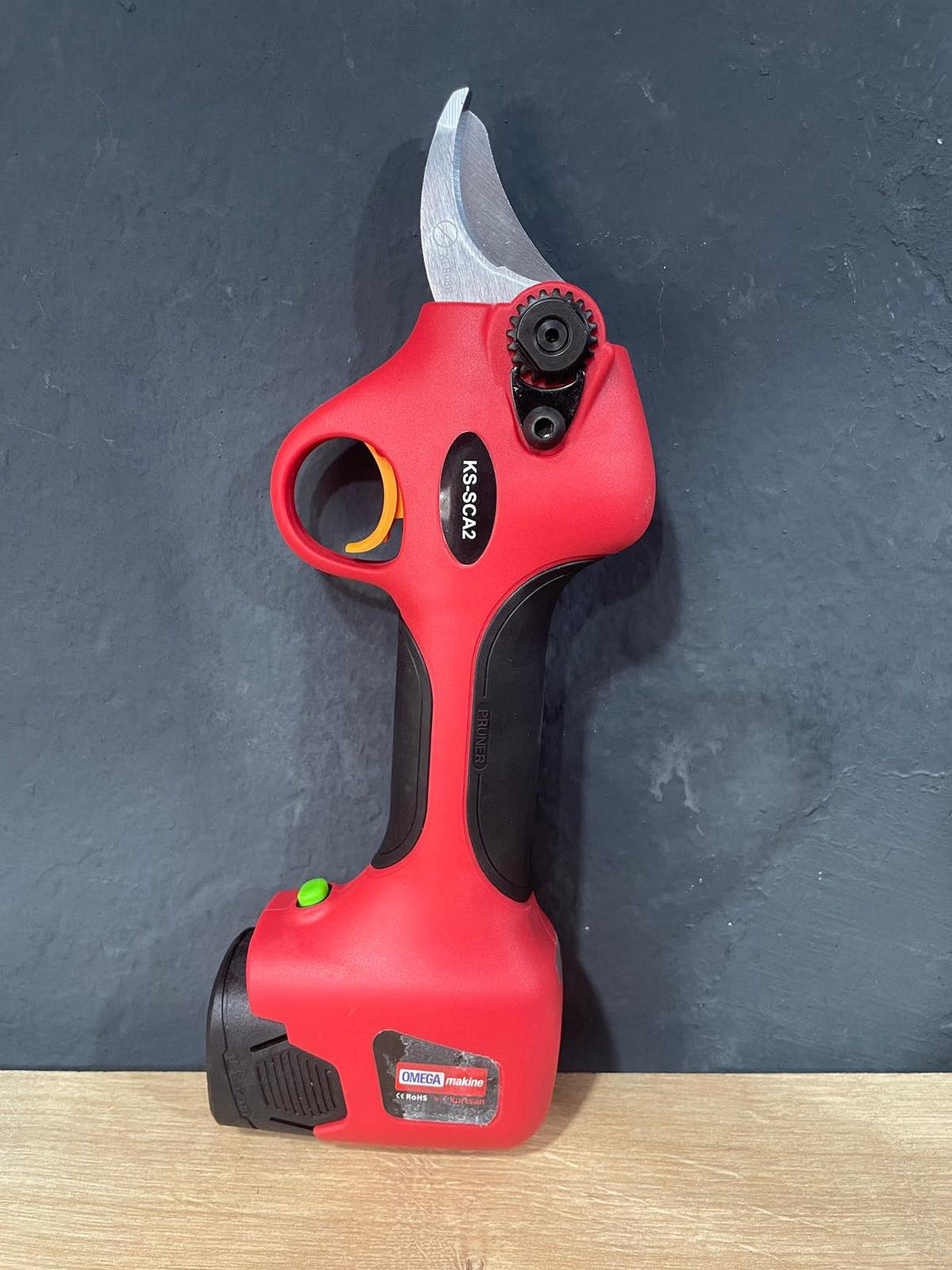 Omega KS-SCA2 25mm 16.8V 2Ah 2 Bataryalı Budama Makası Sensörsüz