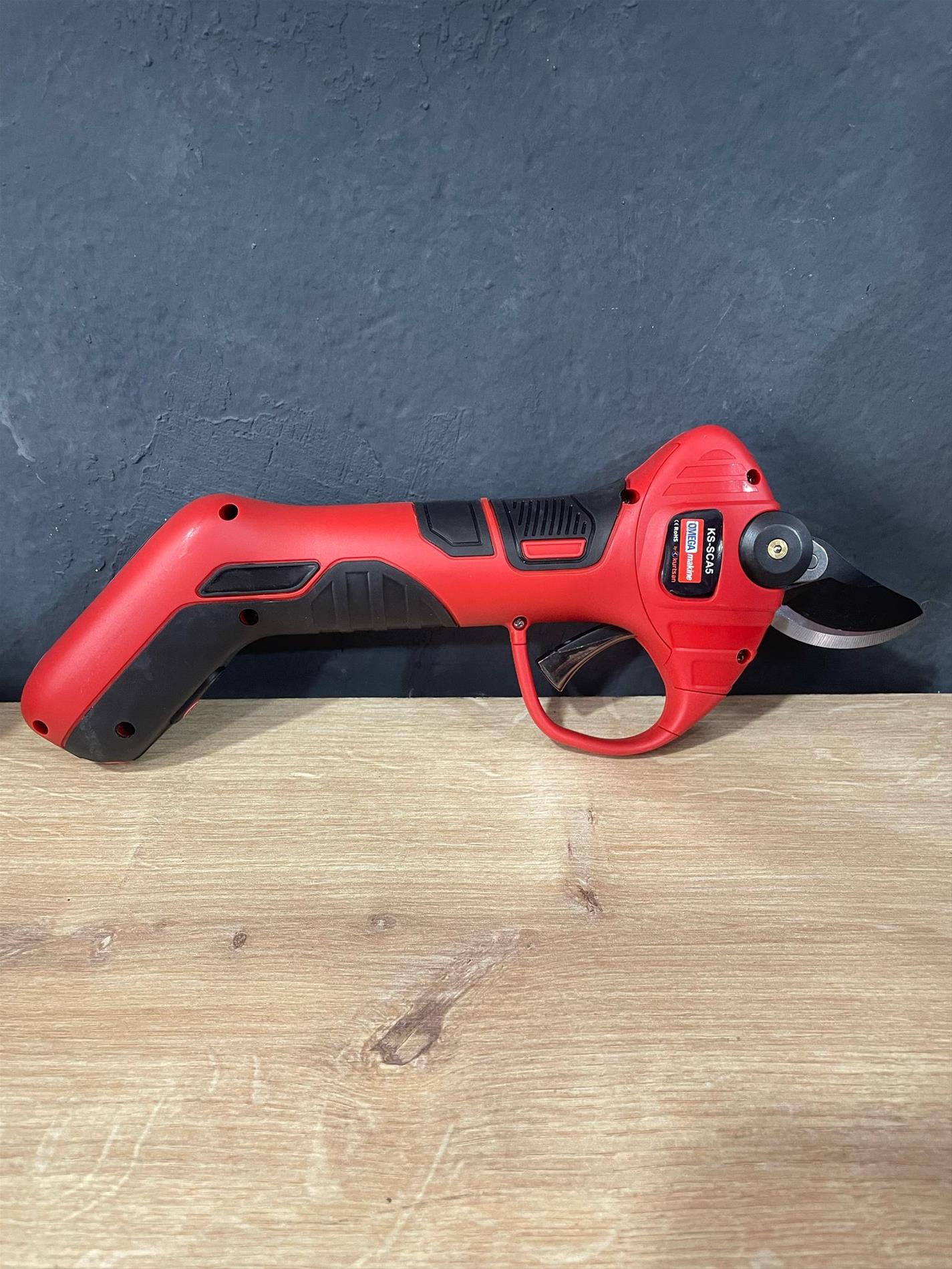 Omega KS-SCA5 22mm 7.2V 4Ah Sabit Bataryalı Budama Makası Sersörlü